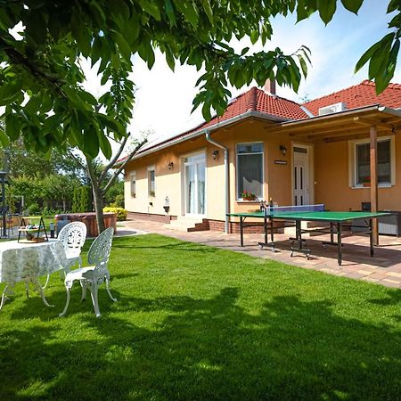 Sunny Garden Pihenohaz Villa Siofok Luaran gambar