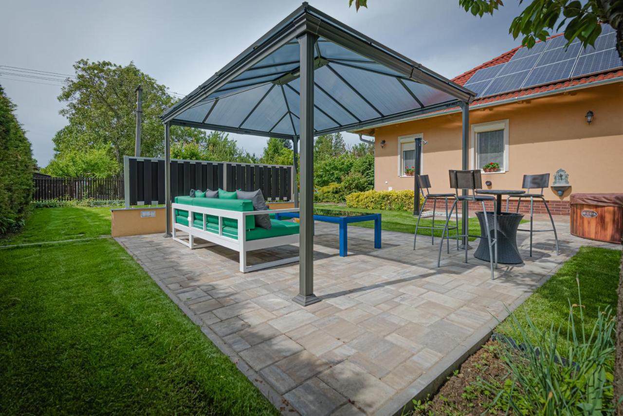 Sunny Garden Pihenohaz Villa Siofok Luaran gambar