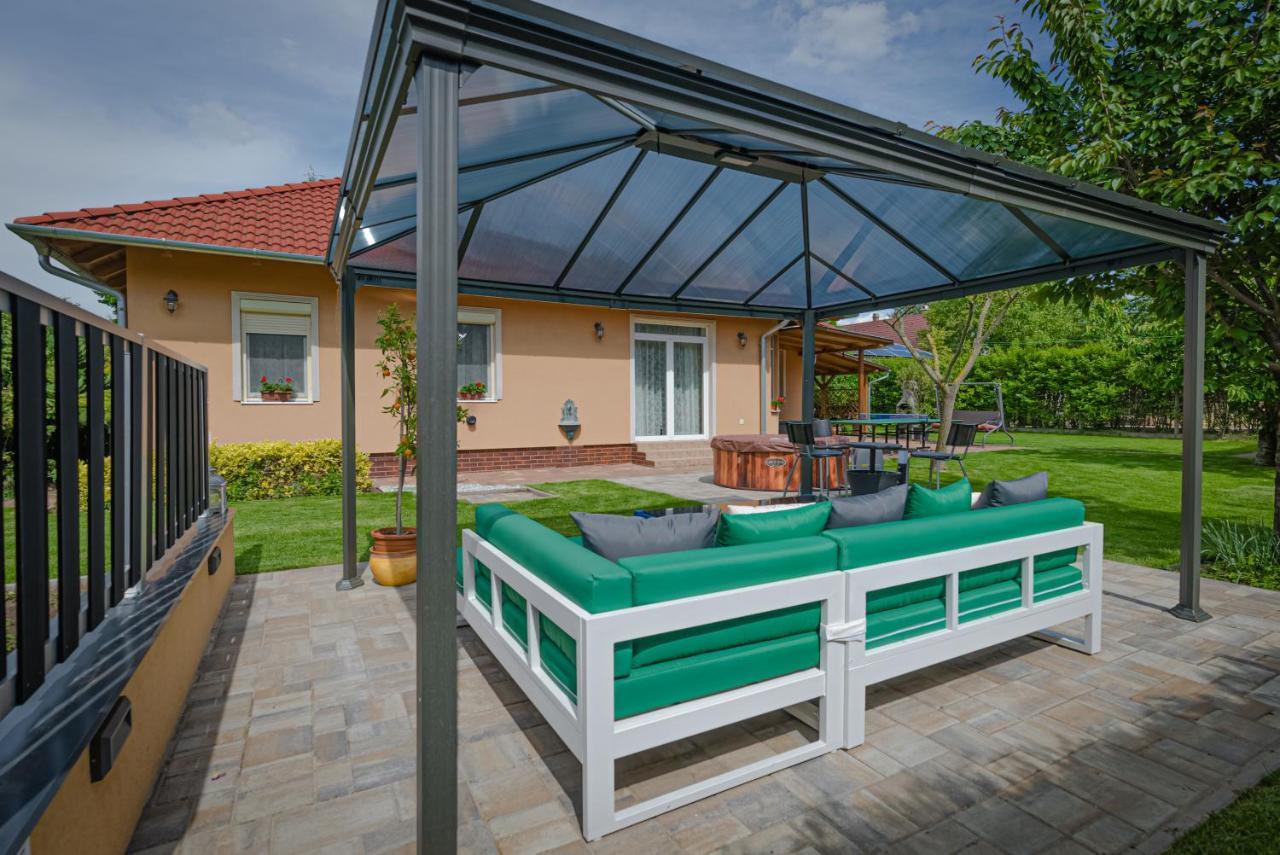 Sunny Garden Pihenohaz Villa Siofok Luaran gambar