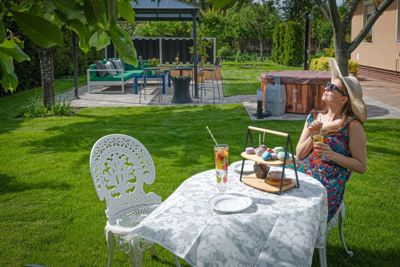 Sunny Garden Pihenohaz Villa Siofok Luaran gambar